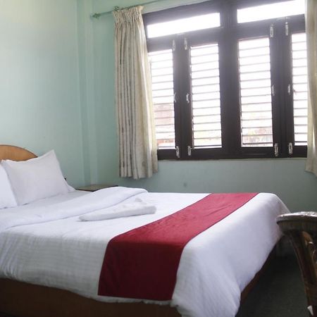Pushpa Guest House Pokhara Zewnętrze zdjęcie