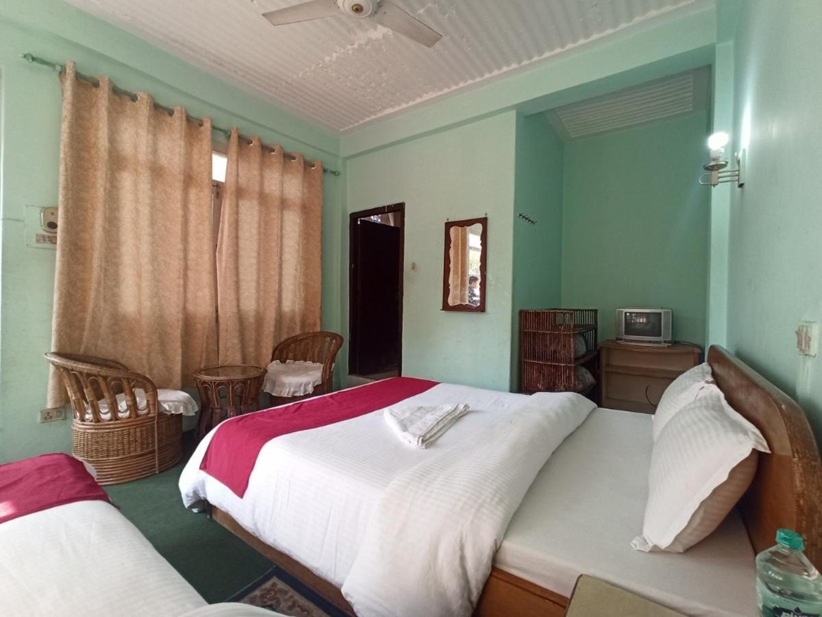 Pushpa Guest House Pokhara Zewnętrze zdjęcie