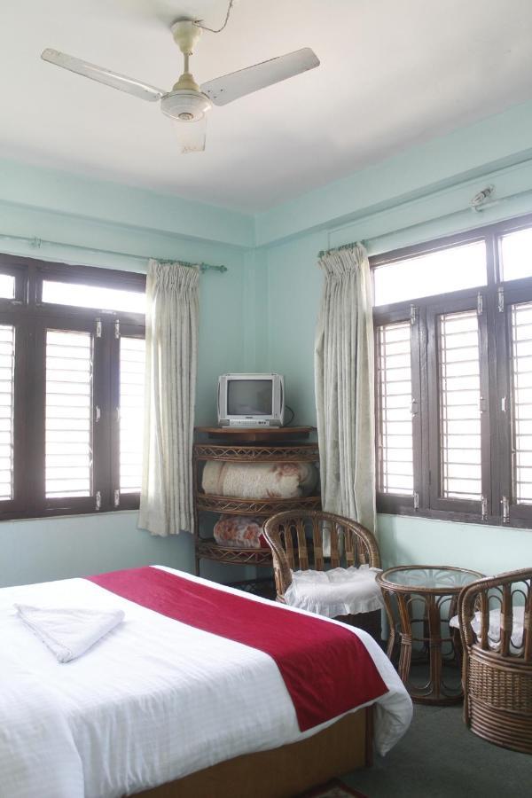 Pushpa Guest House Pokhara Zewnętrze zdjęcie