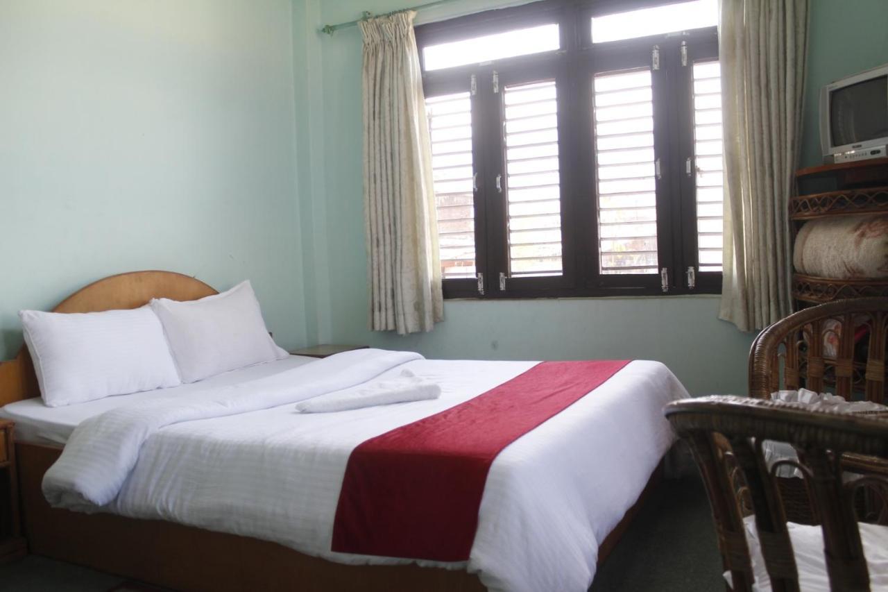 Pushpa Guest House Pokhara Zewnętrze zdjęcie