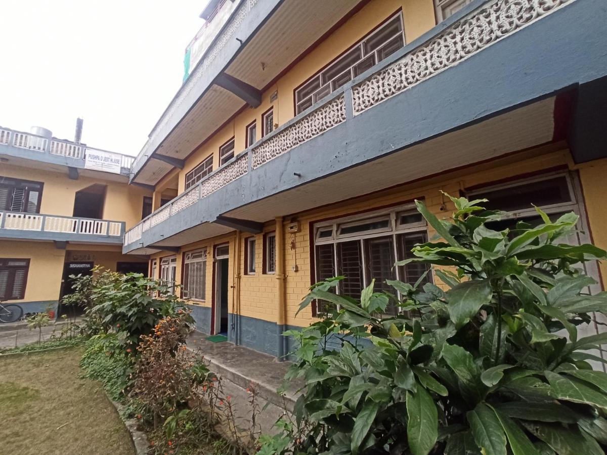 Pushpa Guest House Pokhara Zewnętrze zdjęcie