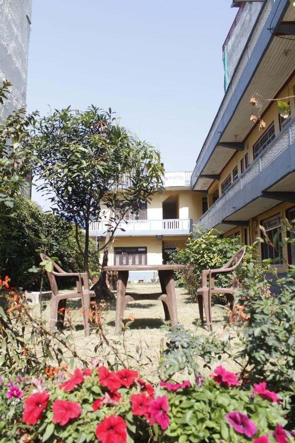 Pushpa Guest House Pokhara Zewnętrze zdjęcie
