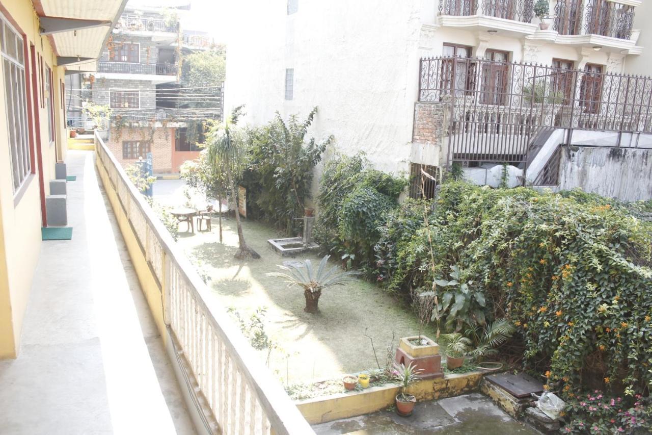 Pushpa Guest House Pokhara Zewnętrze zdjęcie