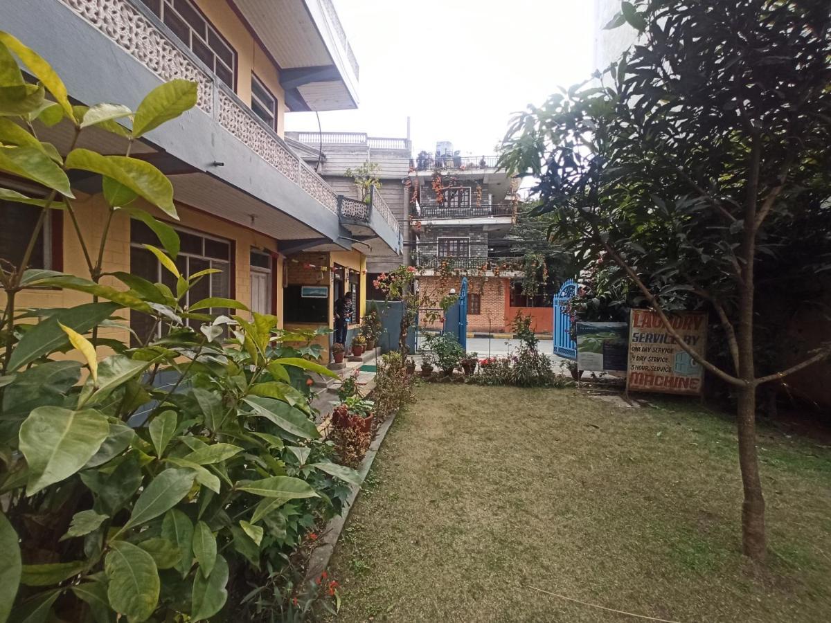 Pushpa Guest House Pokhara Zewnętrze zdjęcie